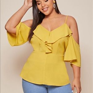 Trendy yellow top: never worn